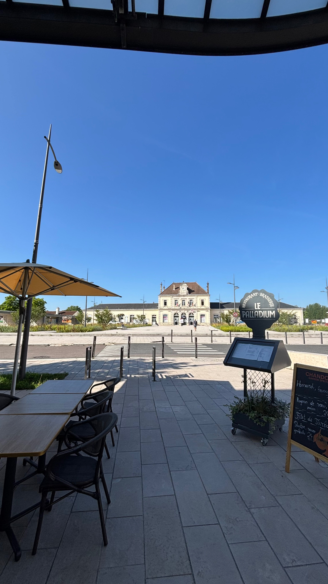Vue depuis la terrasse du Palladium sur la gare de Romilly-sur-Seine